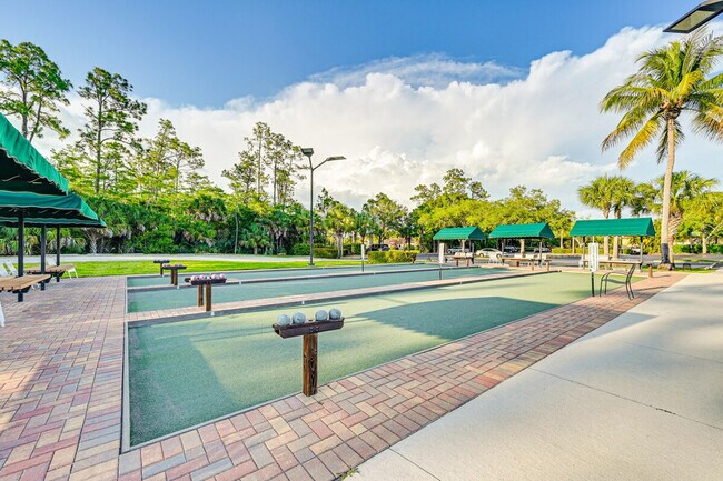 Building Photo - 3973 Bishopwood Ct E