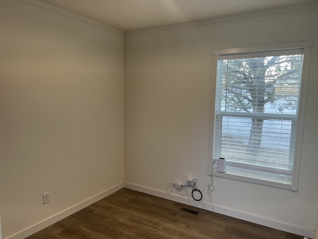 Building Photo - 1416 Huntley