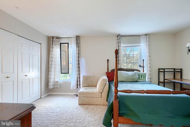 Building Photo - 215 Gracecroft Ct