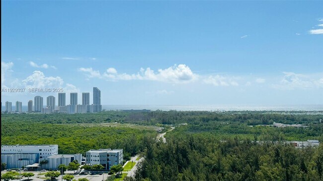 Building Photo - 14951 Royal Oaks Ln