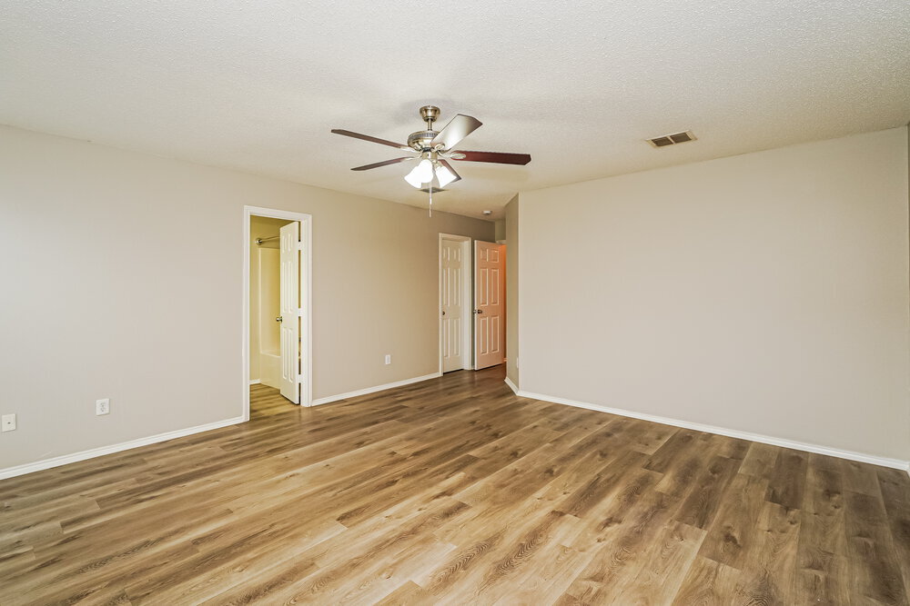 Building Photo - 2724 Woodlake Pkwy