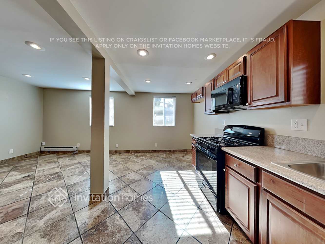 Building Photo - 1031 W 12th St