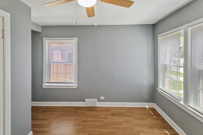 Building Photo - 14336 Harrison Ave