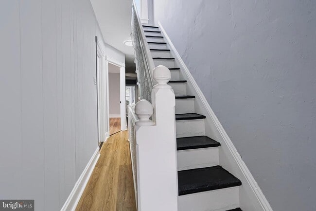Building Photo - 309 Academy St