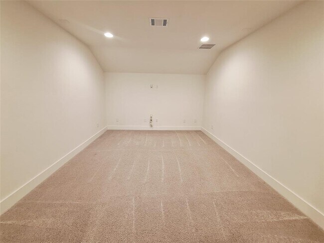 Building Photo - 1221 Brasano Pl