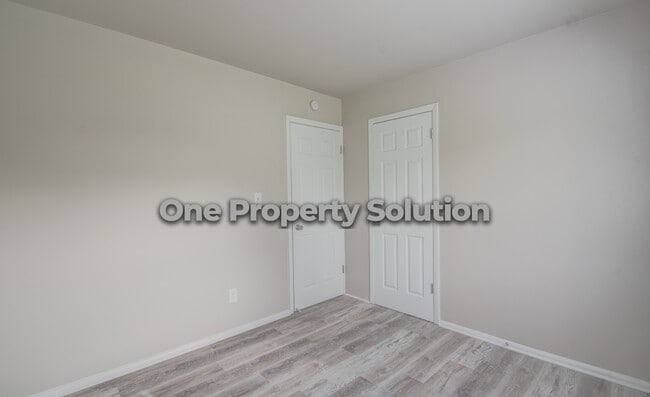 Building Photo - 1062 Hovey St