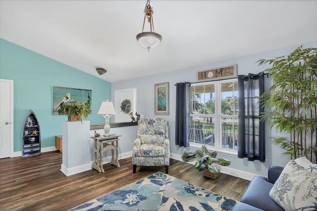 Building Photo - 15736 Lakeland Cir