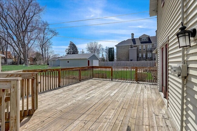 Building Photo - 4Bed/2Bath - Home For Rent in Fort Atkinson