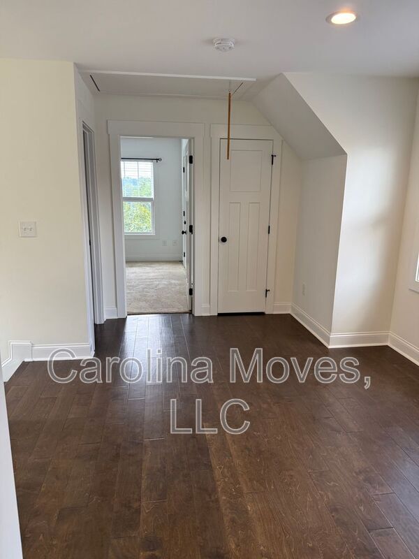 Building Photo - 29 Greenridge Dr