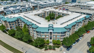 Building Photo - Galatyn Station