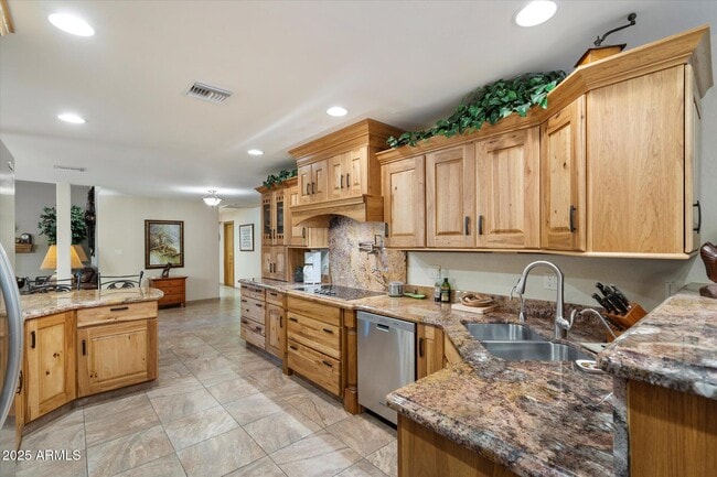 Building Photo - 25409 N Quail Haven Dr