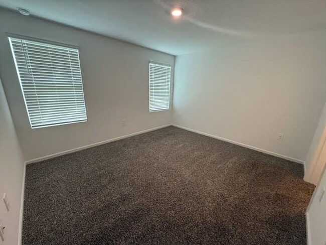 Building Photo - Awesome 4/2 Located in Desirable Yulee Area Nassau County Priced to rent, won't last long!