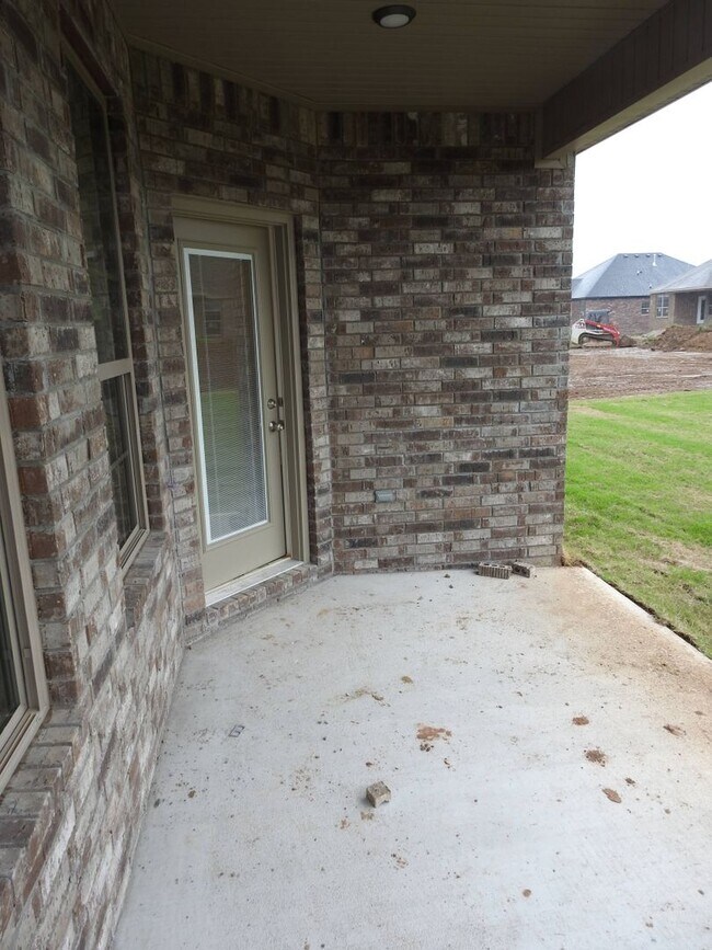 Building Photo - 2021 Construction! 4 Bedroom 2 Bathroom home. Now Leasing