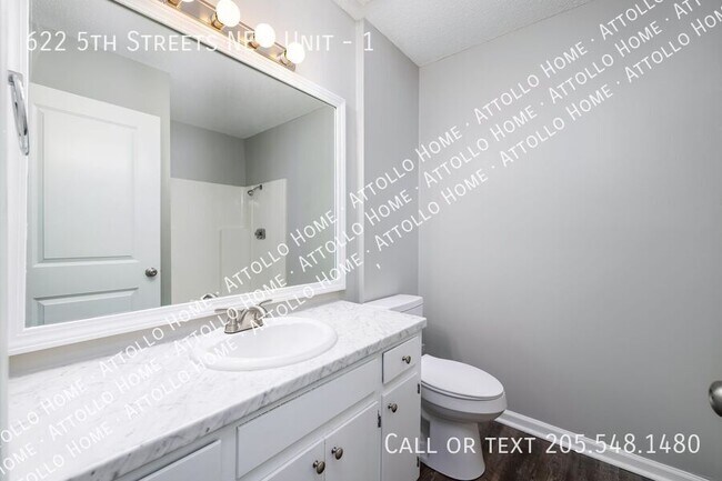 Building Photo - 622 5th St NE