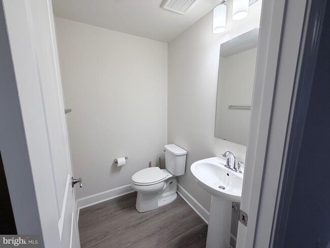 Building Photo - 10825 Foxtrot Cir