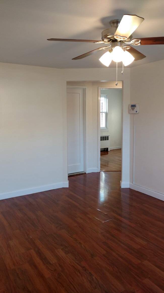 Living room to hallway - 1517 Saint George Ave