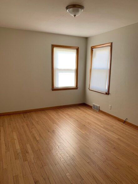 Building Photo - 3167 S 35th St