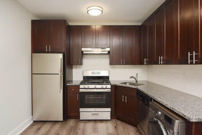 Building Photo - 725 St Johns Ave