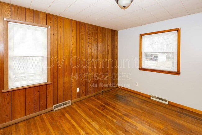 Building Photo - 312 E 317th St