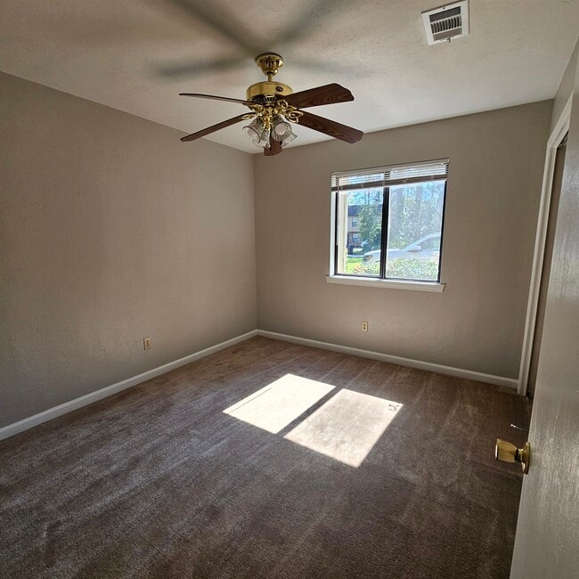 Building Photo - 3687 Donovan Dr