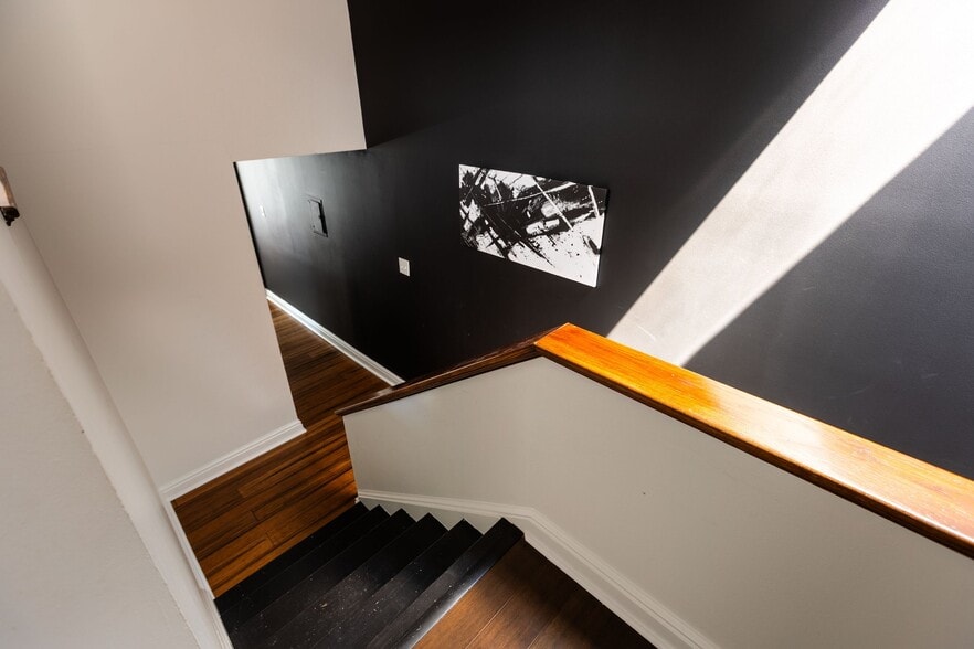 Building Photo - 1306 Liverpool St