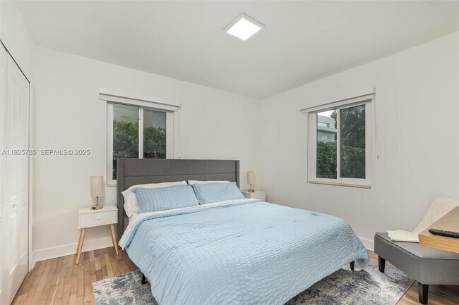 Building Photo - 260 NE 46th St