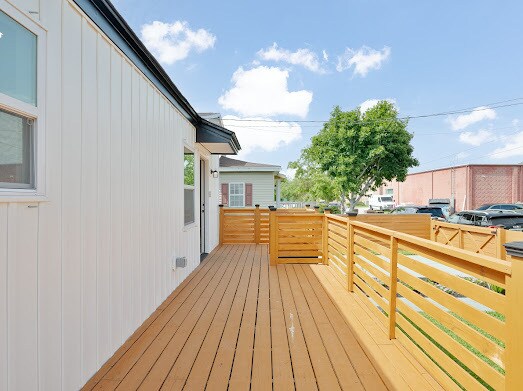 Front Deck - 1405 Holt St