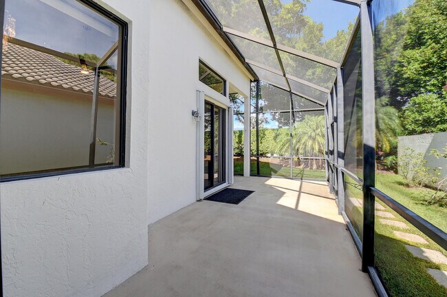 Building Photo - 10201 Lexington Lakes Blvd N