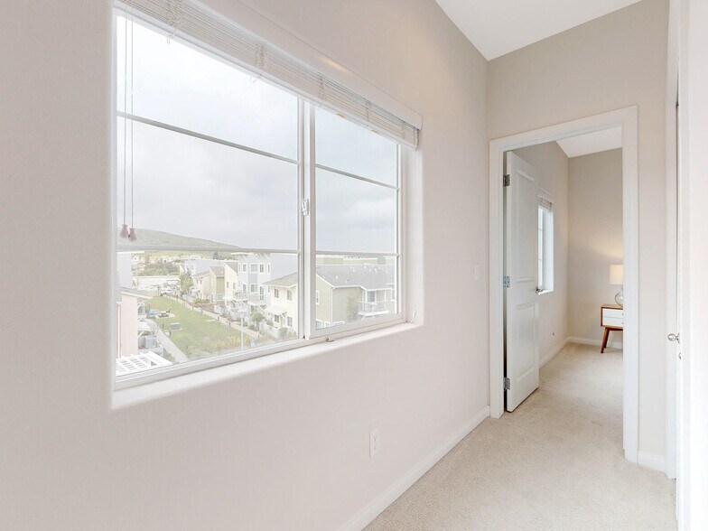 Building Photo - 955 Humbert Ave