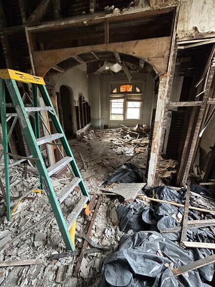 Building Photo - 4043 Camellia Ave