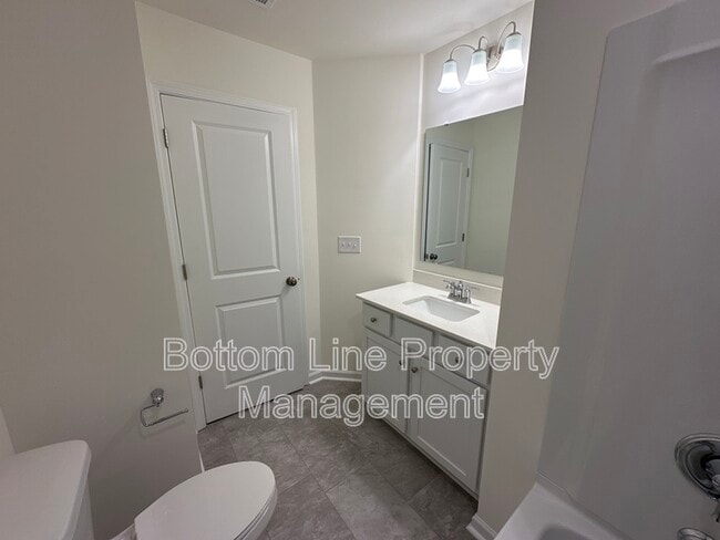 Building Photo - 5278 Maynard Hl Dr