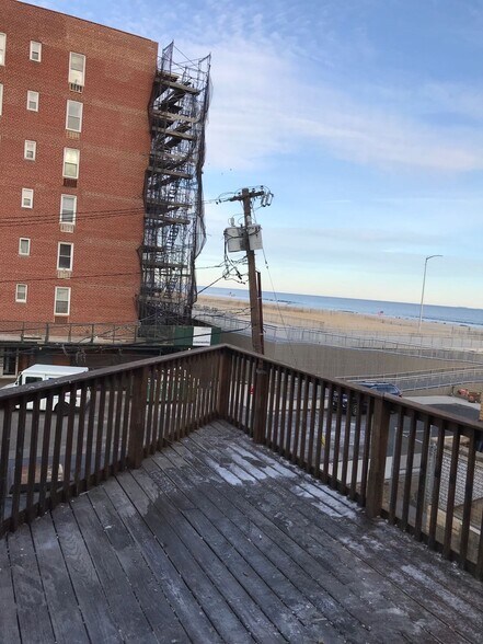 Building Photo - 1-39 Beach 122nd St