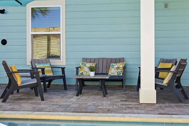 Building Photo - 21310 Pompano Ave