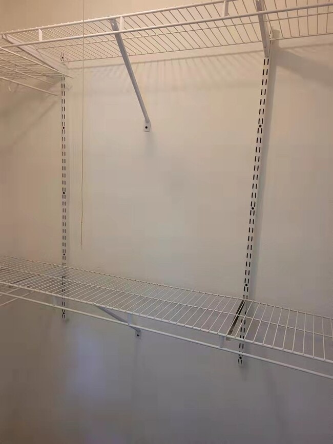 Building Photo - 520 Williamsburg Rd