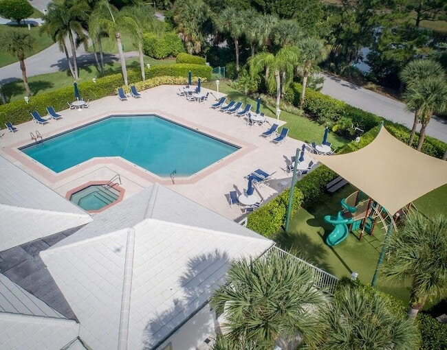 Building Photo - 18157 SE Fairview Cir