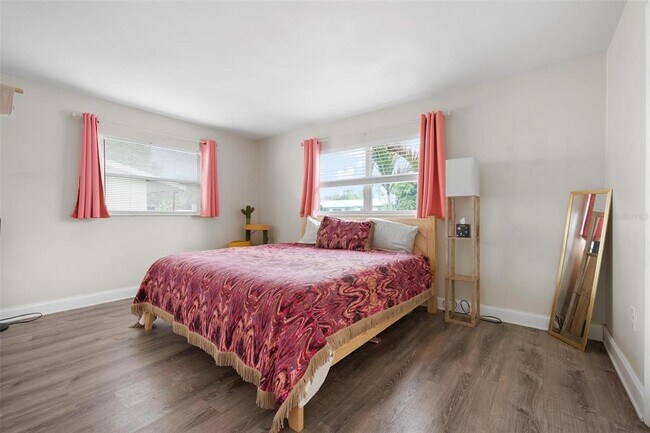 Building Photo - 5120 Brookmeade Dr