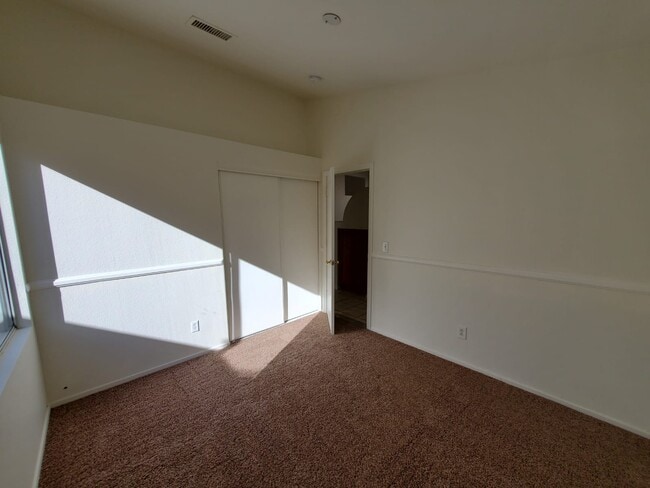 Building Photo - 2119 Raspberry Hill Rd