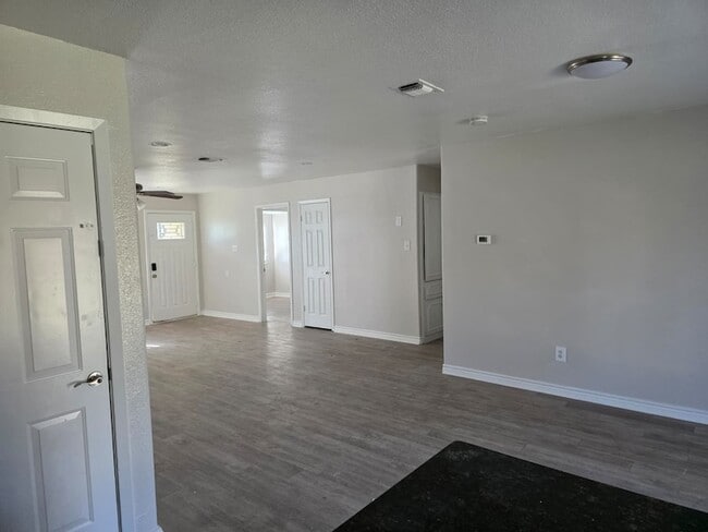 Building Photo - 2937 Laramie St