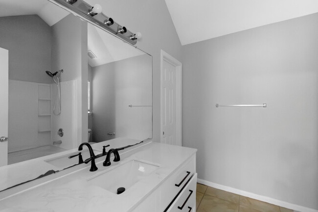 Building Photo - 129 Meadow Ct