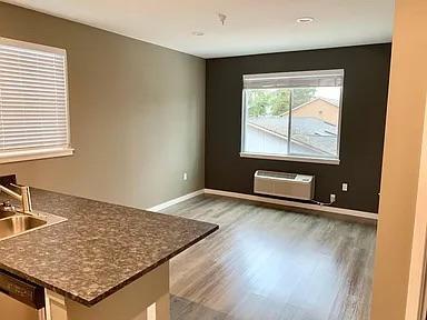 Building Photo - 2633 12th St SE