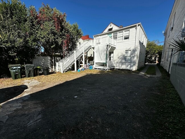 Building Photo - 259 Coming St