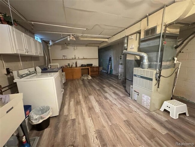 Building Photo - 6 Danvers Ln