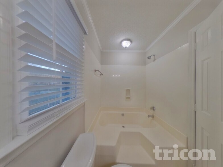 Building Photo - 8500 Hornwood Ct