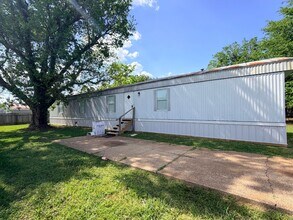 Building Photo - Beautiful Updated 3 Bedroom Home in Bossier