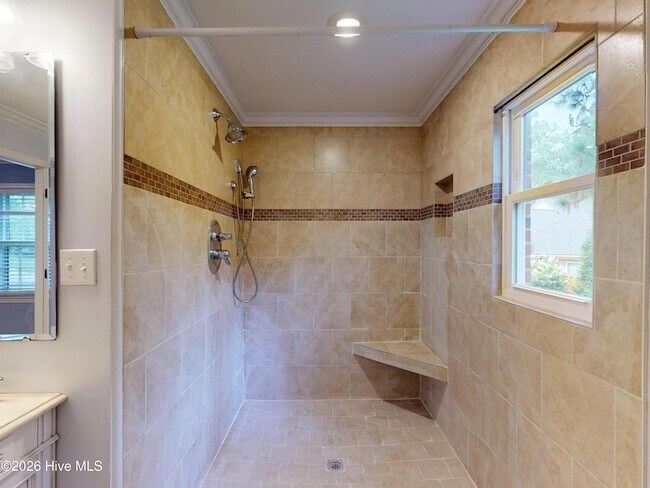 Building Photo - 464 Summerlea Dr