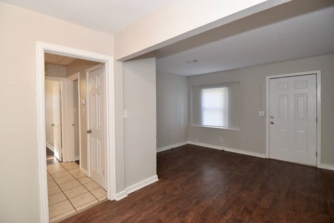 Building Photo - All-Electric 2 Bedroom Duplex - Section 8 OK