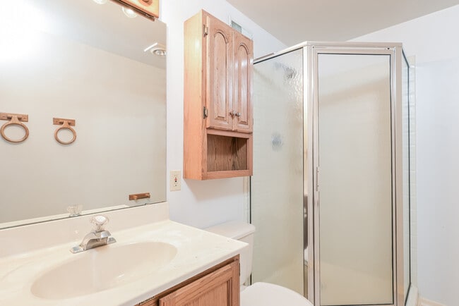 Building Photo - Fantastic 3bd/3ba home! Let yourself in!