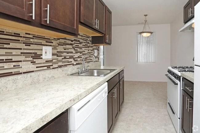 Building Photo - Auburn Hills, MI