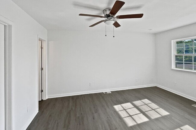 Building Photo - 10014 Hardesty Ave