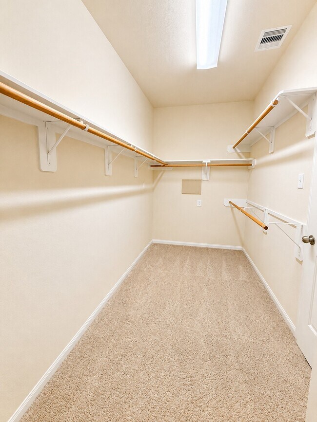 Building Photo - 24907 Diamond Ranch Dr